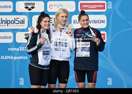 Rome, Italy. 17th Aug, 2022. Rome, 17 August 2022 European Swimming Championships in Rome 2022 in the photo: the podium of the 50 meters breaststroke women: from the left the Italian Benedetta Pilato silver medal, the Lithuanian Ruta Meilutyte gold medal and the English Imogen Clark Rome, August 17, 2022 European Swimming Championships in Rome 2022 Pictured: The podium in the women's 50-meter breaststroke: from left, Italy's Benedetta Pilato silver medalist, Lithuania's Ruta Meilutyte gold medalist and England's Imogen Clark Credit: Independent Photo Agency/Alamy Live News Stock Photo