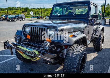 Pigeon Forge, TN - August 25, 2017: Modified Jeep Wrangler YJ Hardtop at a local enthusiast rally. Stock Photo