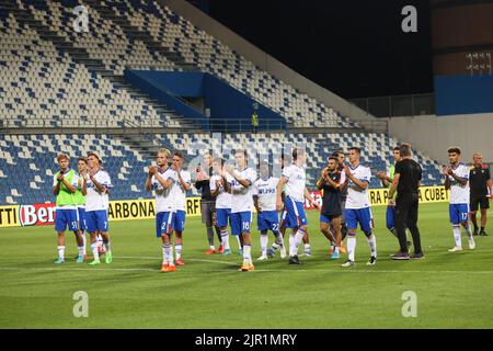 Foto Michele Nucci/LaPresse 20 Agosto 2022 - Reggio Emilia, Italia  sport calcio  Sassuolo Calcio u.s. Vs. Lecce u.s. - Campionato di calcio Serie A TIM 2022/2023 - stadio &#x201c;Mapei&#x201d; Nella foto: i giocatori del Lecce a fine partita    Photo Michele Nucci/LaPresse  August 20, 2022 - Reggio Emilia, Italy  sport soccer  Sassuolo calcio u.s. Vs. Lecce u.s.  - Italian Football Championship League A TIM 2022/2023 - &#x201c;Mapei&#x201d; stadium In the pic: the players of Lecce at the end of the match Stock Photo