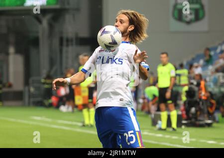 Foto Michele Nucci/LaPresse 20 Agosto 2022 - Reggio Emilia, Italia  sport calcio  Sassuolo Calcio u.s. Vs. Lecce u.s. - Campionato di calcio Serie A TIM 2022/2023 - stadio &#x201c;Mapei&#x201d; Nella foto: Antonino Gallo (u.s. Lecce)   Photo Michele Nucci/LaPresse  August 20, 2022 - Reggio Emilia, Italy  sport soccer  Sassuolo calcio u.s. Vs. Lecce u.s.  - Italian Football Championship League A TIM 2022/2023 - &#x201c;Mapei&#x201d; stadium In the pic: Antonino Gallo (u.s. Lecce) Stock Photo