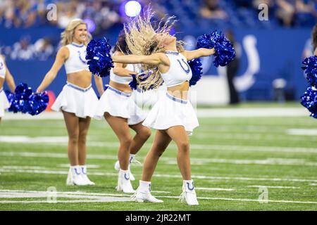 August 20, 2022, Indianapolis, Indiana, U.S: Indianapolis Colts quarterback  Nick Foles (9) huddles with his receivers during warmup for the preseason  game between the Detroit Lions and the Indianapolis Colts at Lucas