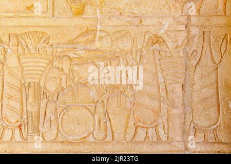 Egypt, Saqqara,  tomb of Horemheb,  statue room, offerings. Stock Photo