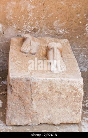 Egypt, Saqqara,  tomb of Horemheb,  statue room, socle of statue, with only feet remaining. Stock Photo