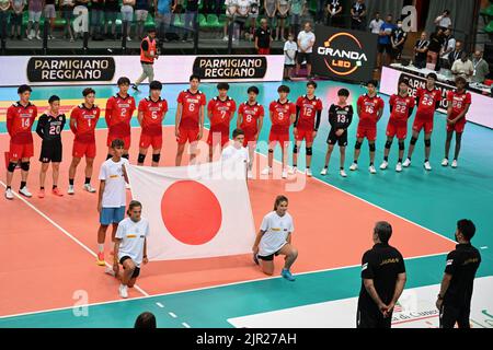 Cuneo, Cuneo, Italy, August 20, 2022, team Japan  during  DHL Test Match Tournament - Italy vs Japan - Volleyball Intenationals Stock Photo