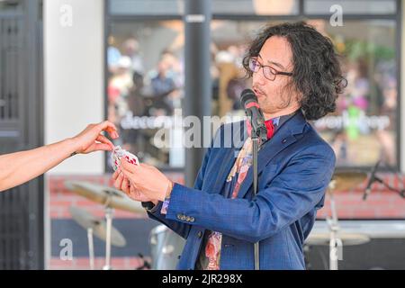 Magician, Travis Bernhardt, Arts Alive Festival, Downtown Langley, British Columbia, Canada Stock Photo