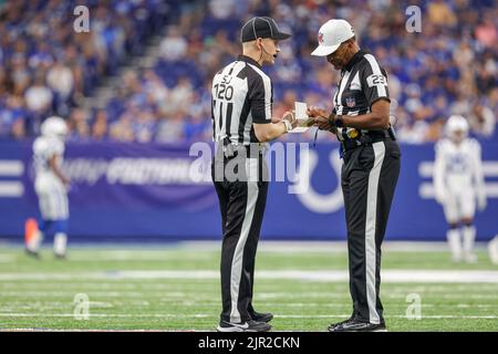 East Rutherford, New Jersey, USA. 13th Sep, 2015. Cleveland Browns  quarterback Johnny Manziel (2) hangs his head as referee Jerome Boger (23)  calls holding against the Browns during the NFL game between