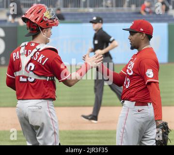 Cincinnati Reds relief pitcher Alexis Diaz (43) throws in a baseball ...