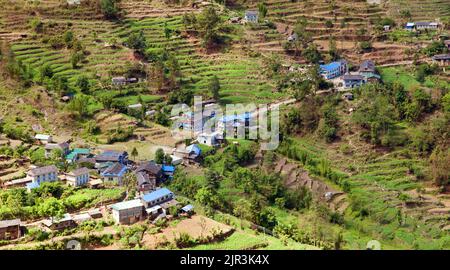 Kharikhola village, Nepalese Himalayas mountains, Trek from Jiri bazar to Lukla village and Everest area Stock Photo