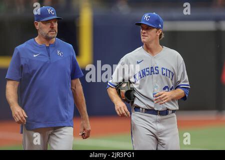 Kansas City Royals pitching coach Cal Eldred (22) talks with relief ...