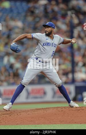 Kansas City Royals relief pitcher Zack Greinke on the mound against the ...