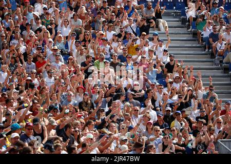 Munich, Germany. 21st Aug, 2022. Volleyball/Beach: European Championship, Doubles, Men Audience in the location Credit: Jean-Marc Wiesner/dpa/Alamy Live News Stock Photo