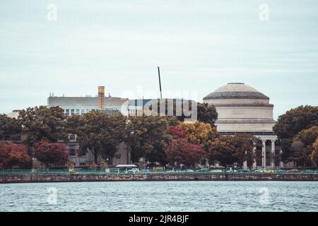 A scenic shot of the Charles River and the Massachusetts Institute of Technology in Cambridge, Massachusetts Stock Photo