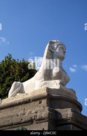 France. Paris (75) (1th district). The sculpture of a sphinx (sphinx with a woman's bust), at the corner of quai Aime Cesaire and Général Lemonnier st Stock Photo