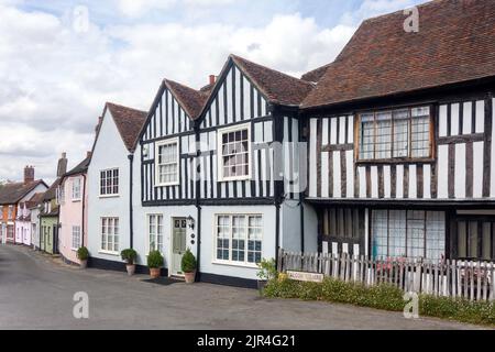 Period cottages, Falcon Square, Castle Hedingham, Essex, England, United Kingdom Stock Photo