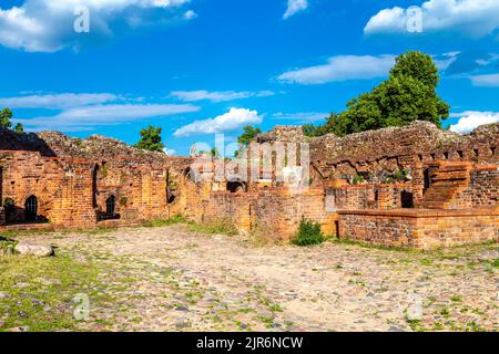 Teutonic Castle ruins (Ruiny zamku krzyżackiego w Toruniu) from 14th century, Torun, Poland Stock Photo