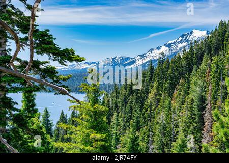 A large freshwater lake in the Sierra Nevada of the United States. Lake Tahoe Stock Photo