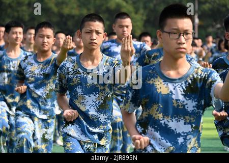 HANDAN, CHINA - AUGUST 21, 2022 - An aerial photo shows Senior one student students taking part in military training in Handan, Hebei Province, China, Stock Photo