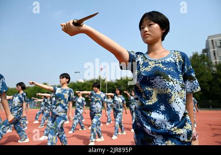 HANDAN, CHINA - AUGUST 21, 2022 - An aerial photo shows Senior one student students taking part in military training in Handan, Hebei Province, China, Stock Photo