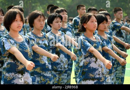 HANDAN, CHINA - AUGUST 21, 2022 - An aerial photo shows Senior one student students taking part in military training in Handan, Hebei Province, China, Stock Photo