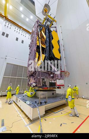 Guiana, Kouro, Guiana Space Center (CSG): the James Webb Space Telescope is being placed on top of the Ariane 5 rocket on December 11, 2021. The James Stock Photo