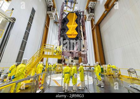 Guiana, Kouro, Guiana Space Center (CSG): the James Webb Space Telescope is being placed on top of the Ariane 5 rocket on December 11, 2021. The James Stock Photo