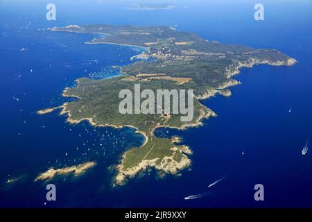 Var department (south-eastern France): aerial view of Porquerolles Island, the largest and most westerly of the three Iles d'Hyeres. In 1971 the state Stock Photo