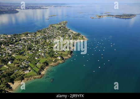 Cotes dÕArmor department, Saint-Jacut-de-la-Mer (Brittany, north-western France): aerial view of the seaside resort by the English Channel with the He Stock Photo