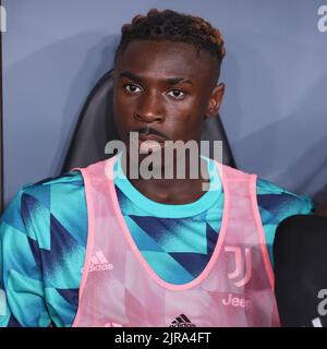 Genova, Italy. 22nd Aug, 2022. Italy, Genova, August 22, 2022: Moise Kean (Juventus striker) seated in the bench during soccer game SAMPDORIA vs JUVENTUS FC, Serie A Tim 2022-2023 Day 2 at Ferraris stadium. (Photo by Fabrizio Andrea Bertani/Pacific Press/Sipa USA) Credit: Sipa USA/Alamy Live News Stock Photo