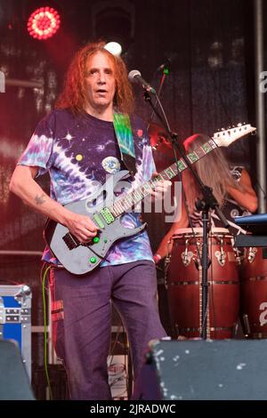 Ed Wynne of Ozric Tentacles performing at Weyfest Festival, Tilford, England, UK. August 21, 2022 Stock Photo