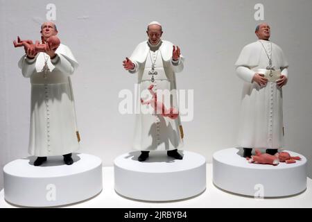 Mexico City, Mexico. 22nd Aug, 2022. Sculpture detail of Pope Francis dropping a baby on the ground by artist Pablo Maire for exhibition 'Chao Tradicion Catholic hierarchy' at the Aguafuerte Gallery. (Credit Image: © Luis Barron/eyepix via ZUMA Press Wire) Stock Photo