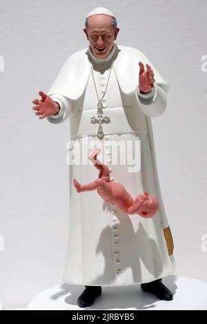Mexico City, Mexico. 22nd Aug, 2022. Sculpture detail of Pope Francis of the Chilean artist Pablo Maire, before the exhibition 'Chao Tradicion Catholic hierarchy' at the Aguafuerte Gallery. (Credit Image: © Luis Barron/eyepix via ZUMA Press Wire) (Credit Image: © Luis Barron/eyepix via ZUMA Press Wire) Stock Photo