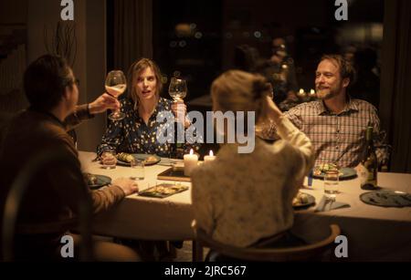 SPEAK NO EVIL, (aka GAESTERNE), back from left: Morten Burian, Sidsel