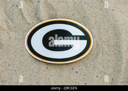 Green Bay Packers. Silhouette Of Professional American Football Player. Logo  Of NFL Club In Background, Edit Space. Stock Photo, Picture And Royalty  Free Image. Image 151155873.