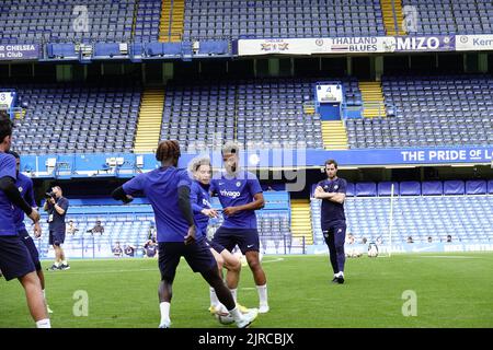 Fulham, London, UK. 23rd Aug, 2022. Chelsea Football Club first team players train at their home ground, Stamford Bridge, in front of fans at an 'Open Day training' session. Credit: Motofoto/Alamy Live News Stock Photo