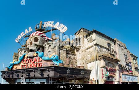 Coral Island Blackpool, Lancashire. Coral Island Blackpool on the Promenade, Blackpool - Coral Island is Blackpool's largest indoor free admission fam Stock Photo