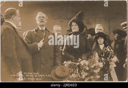 The Prime Minister welcoming Lady Islington to New Zealand, Wellington, 25 August 1910, Wellington, by Zak (Joseph Zachariah). Stock Photo