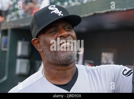 The Chicago White Sox first base coach is named Boston and is wearing Red  Sox : r/baseball