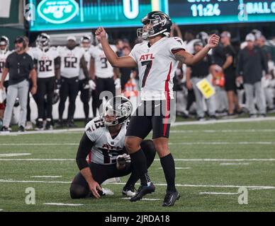 Atlanta Falcons place kicker Younghoe Koo (7) celebrates with Atlanta  Falcons long snapper Liam McCullough (48) after Koo's field goal against  the Chicago Bears during the second half of an NFL football