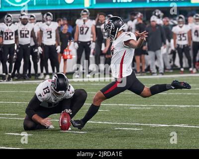 Atlanta Falcons place kicker Younghoe Koo (7) celebrates with Atlanta  Falcons long snapper Liam McCullough (48) after Koo's field goal against  the Chicago Bears during the second half of an NFL football