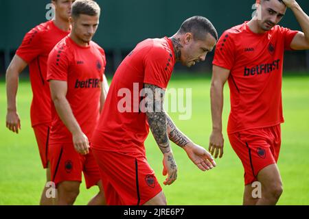 Antwerp's Radja Nainggolan pictured during a training session of Belgian soccer team Royal Antwerp FC, Wednesday 24 August 2022 in Antwerp. Tomorrow Antwerp will play Turkish team Istanbul Basaksehir FK in return game of the play-off for the UEFA Conference League competition. BELGA PHOTO TOM GOYVAERTS Stock Photo