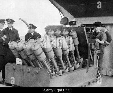 The Battle of the Atlantic 1939-1945 Anti-Submarine Weapons: Hedgehog, a 24 barrelled anti-submarine mortar mounted on the forecastle of HMS WESTCOTT. Stock Photo