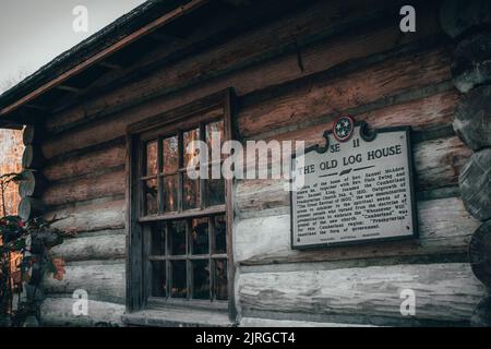 Historic 'The Old Log House' at Montgomery Bell State Park Stock Photo