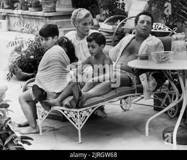 CATHY MORIARTY, ROBERT DE NIRO, RAGING BULL, 1980 Stock Photo