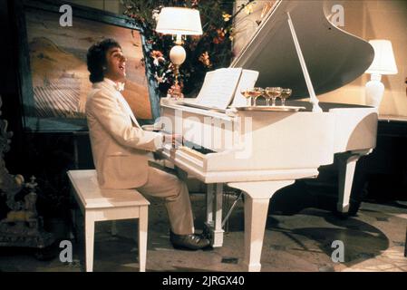 DUDLEY MOORE, ARTHUR, 1981 Stock Photo