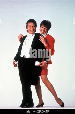 DUDLEY MOORE, LIZA MINNELLI, ARTHUR 2: ON THE ROCKS, 1988 Stock Photo