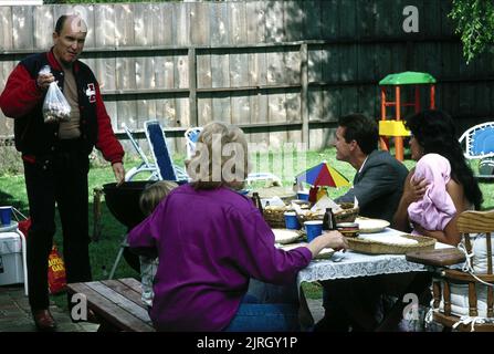 ROBERT DUVALL, SEAN PENN, COLORS, 1988 Stock Photo