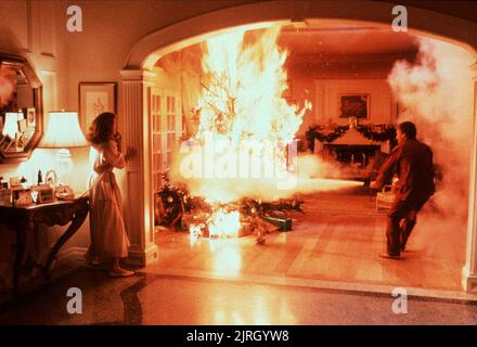 KATHLEEN TURNER, MICHAEL DOUGLAS, THE WAR OF THE ROSES, 1989 Stock Photo