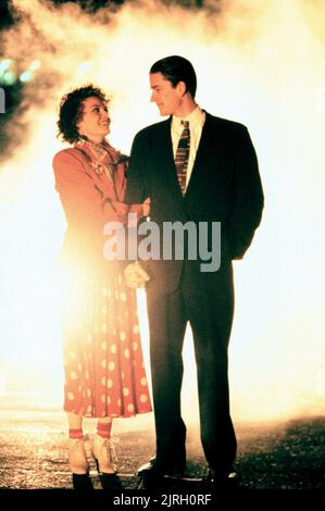 MICHELLE PFEIFFER, MATTHEW MODINE, MARRIED TO THE MOB, 1988 Stock Photo