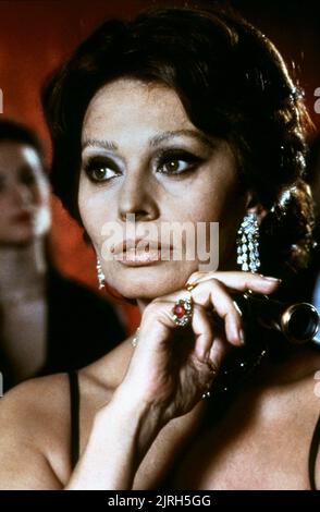 SOPHIA LOREN, SOPHIA LOREN: HER OWN STORY, 1980 Stock Photo - Alamy