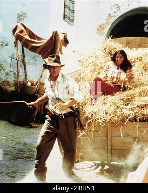 HARRISON FORD, KAREN ALLEN, RAIDERS OF THE LOST ARK, 1981 Stock Photo